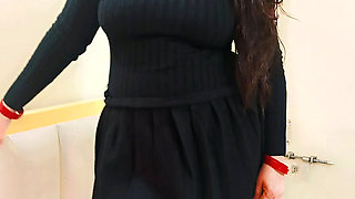 Tamil Hot Step Sister Showing Her Butter Body