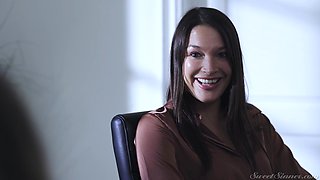 Curvy MILF Lexi Stone rough sex