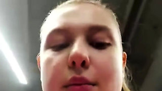 Sexy Training in the Gym in Leggins