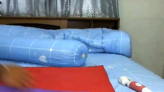 Filipina on Webcam: Deep Throat and Fingering