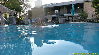 Som Under Water Fun with You Sexy Big Beauty Nurse Vicki