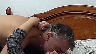 Selena's evening sex games in bed