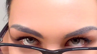 Secretary Office Slut in Glasses Sucks Boss Dry for Bonus