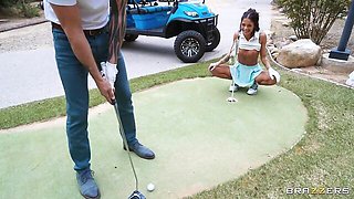 Good babe with round ass Ryan Reid fucked by gold player