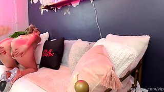 Amateur blonde milf nicole webcam fingers pussy and ass