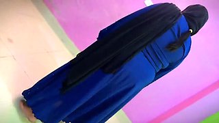 Stepmom in Hijab and Abaya Sweeps My Room Without Panties and Seduces Me to Fuck