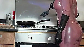 Mistressae’s Experimental Kitchen Episode 1: Anal Omelette Aux Oeufs