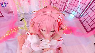 Slinky cosplayer ignites passion with a daring, sensual performance