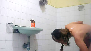 Oil massage in the bath