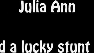 Looking-good Julia Ann - riding smut - Julia Ann Live