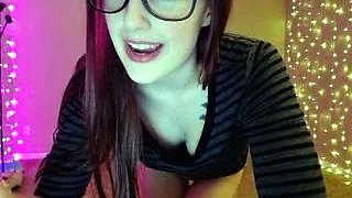 Brunette Solo Webcam Masturbation