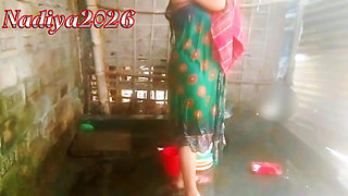 How does Ami take a shower in the bathroom.