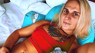 Hottrayne Topless Teasing With Dick